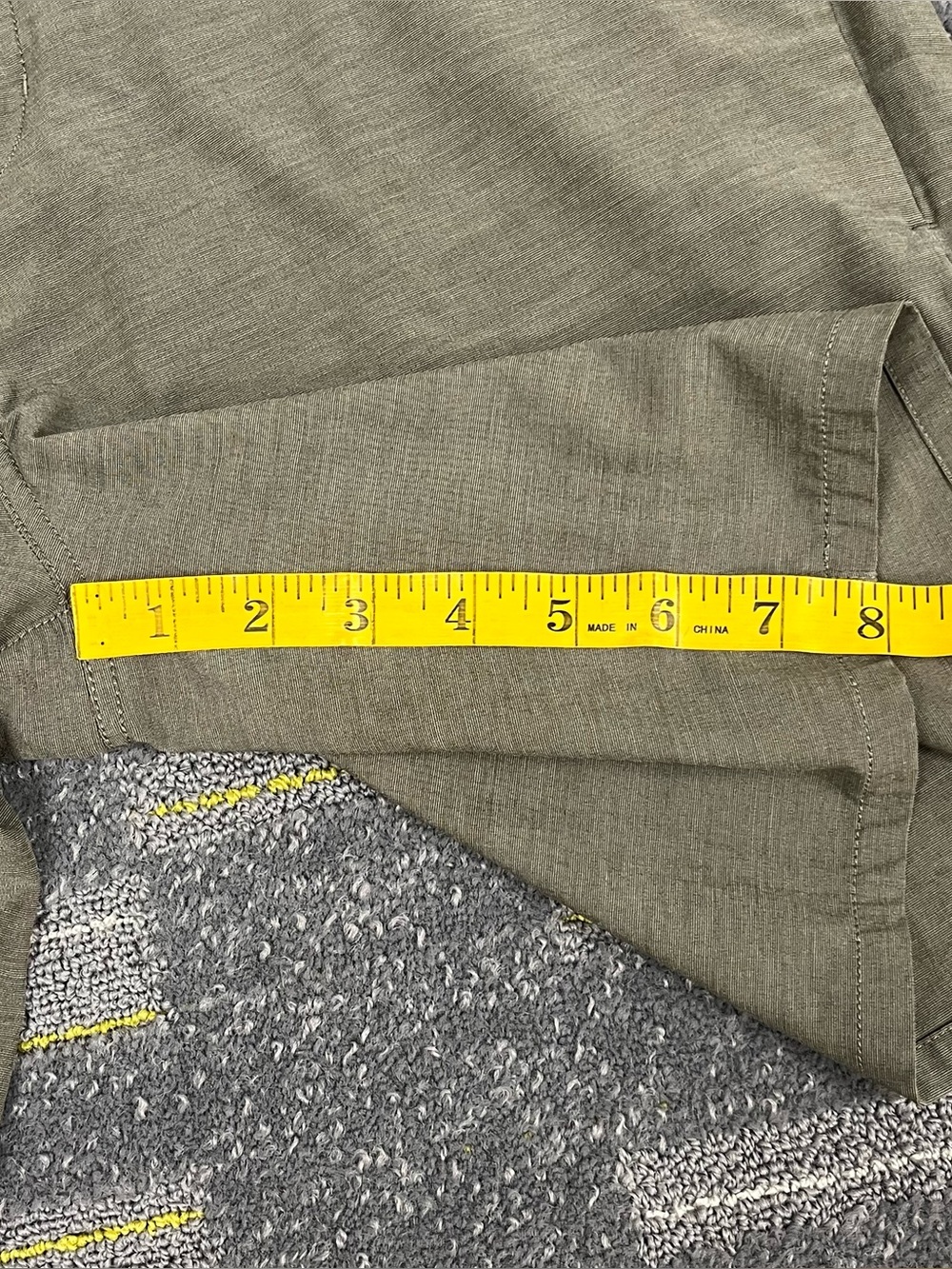Vuori Aim Shorts Mens 34 Gray Performance Stretch Tech Golf Lightweight V368 - Picture 7 of 9
